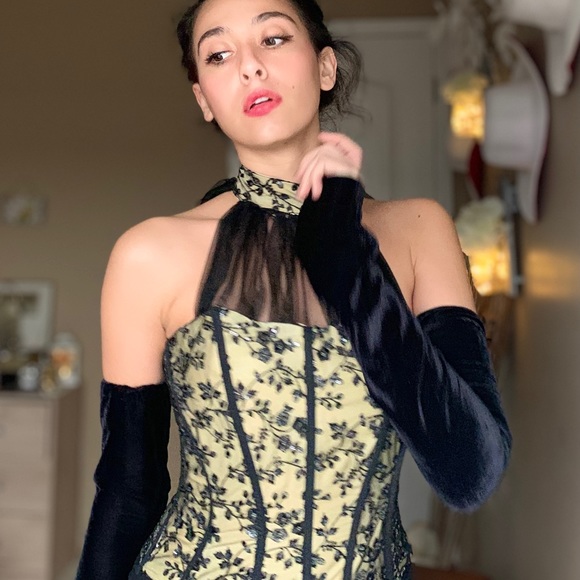 ( Made To Order) The Versatile Doll Corset Blouse - Picture 6 of 7